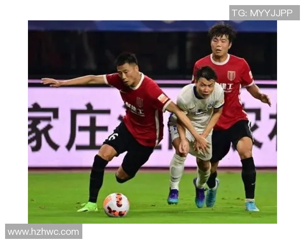 球星热议重庆足球发展前景与激情文化引发球迷广泛关注